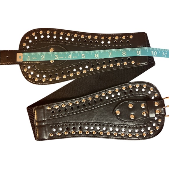 Studded belt - Picture 3 of 4